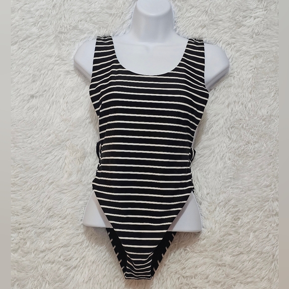 Aerie Black and White Striped One Piece Swimsuit Size M - Picture 3 of 10